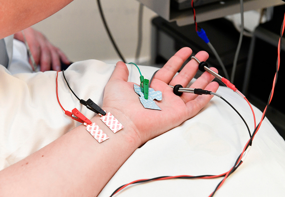 근전도 검사 이미지